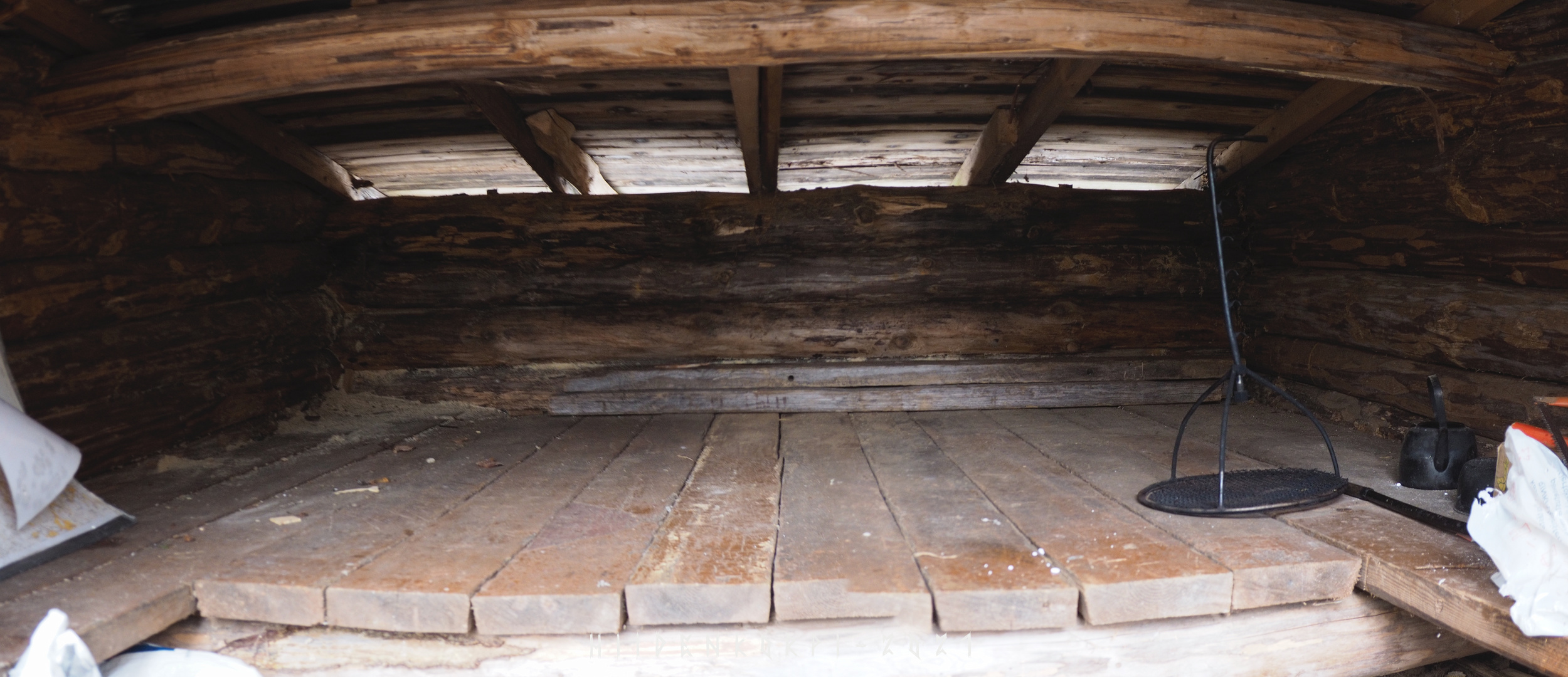 Projection: Equirectangular (2)
FOV: 180 x 70
Ev: 4.64