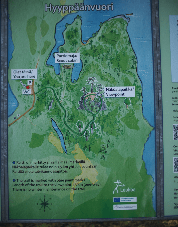 Info sign and a map of the trail